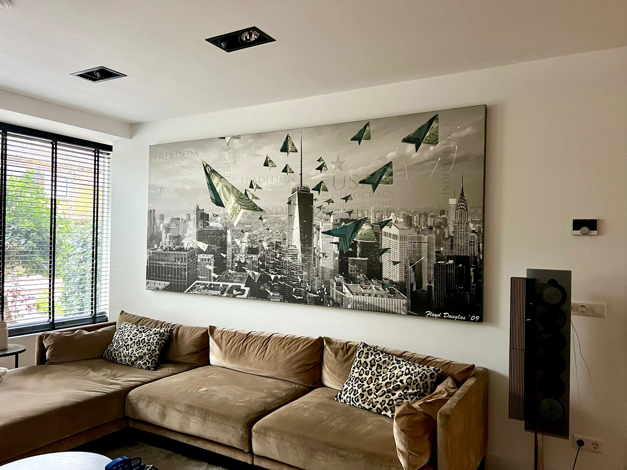 Floyd Douglas - Flying Dollars