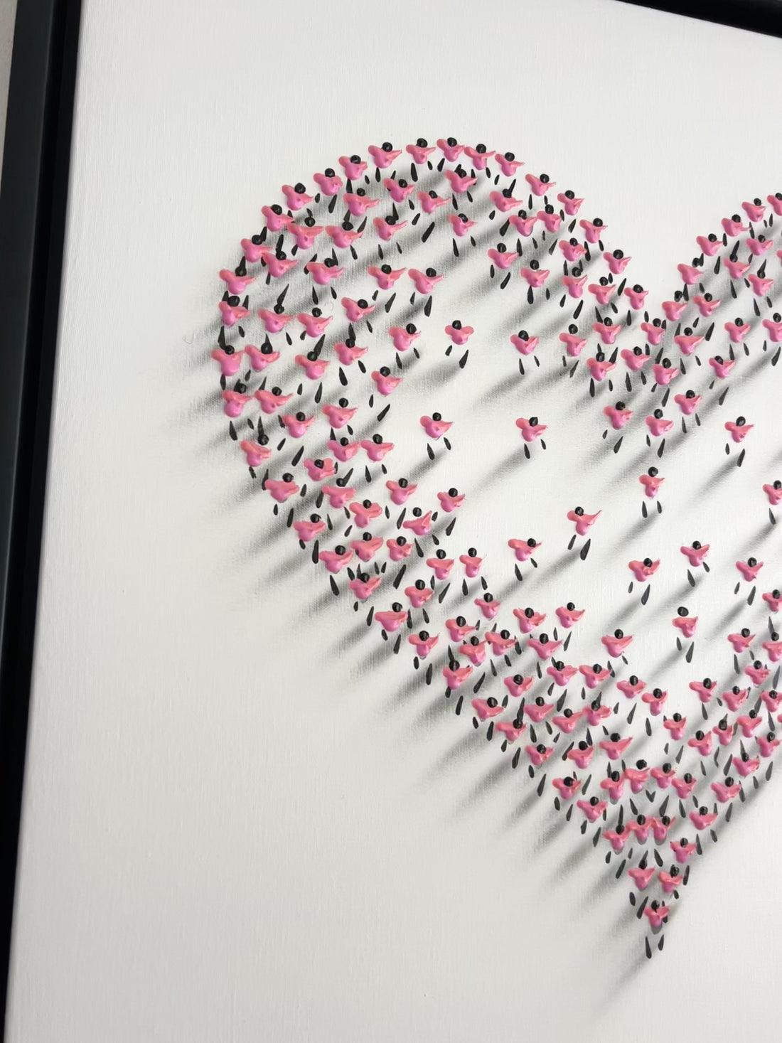 Francisco Bartus schilderij Pink Heart in video