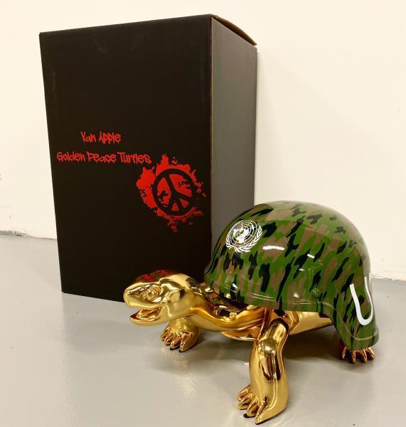 The Golden Peace Turtle Army - Moderne Kunst